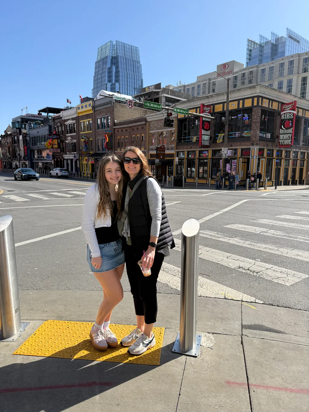 Club volleyball travel season begins! Abby and I took an adventure to Nashville with Sophie and Laurie. Team won 1 of 3 on Saturday and then won their bracket on Sunday. In between, we enjoyed exploring Nashville and Franklin. 