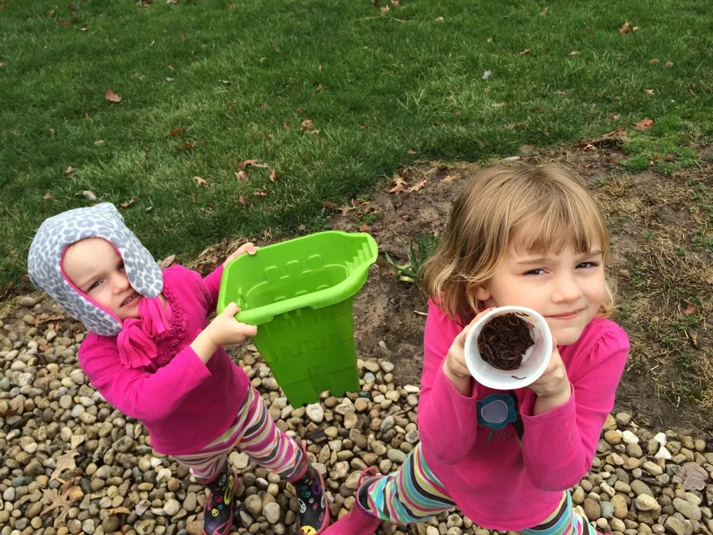 She likes princesses, but she’s also not afraid to get her hands dirty by collecting worms and slugs after a good rain. “Here’s one Abby,” shouted her helpers. They were a little bit worried about touching the slimy creatures.