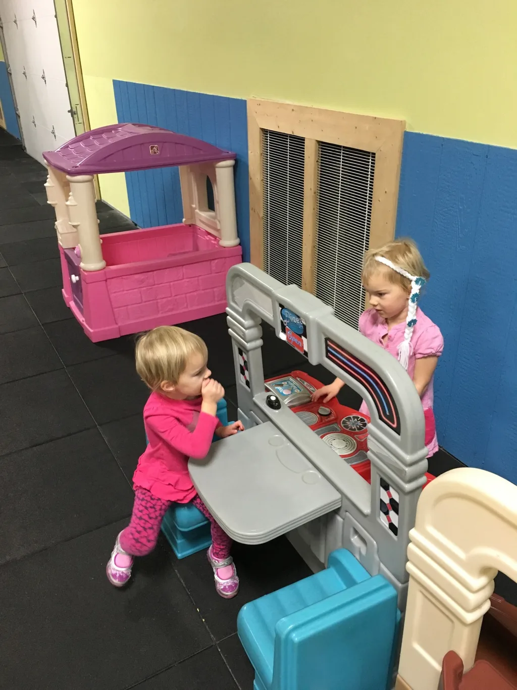 Recreations Outlet is always fun, but we especially enjoy it when it’s not crowded on a Madeira Moms play date morning (last Friday).