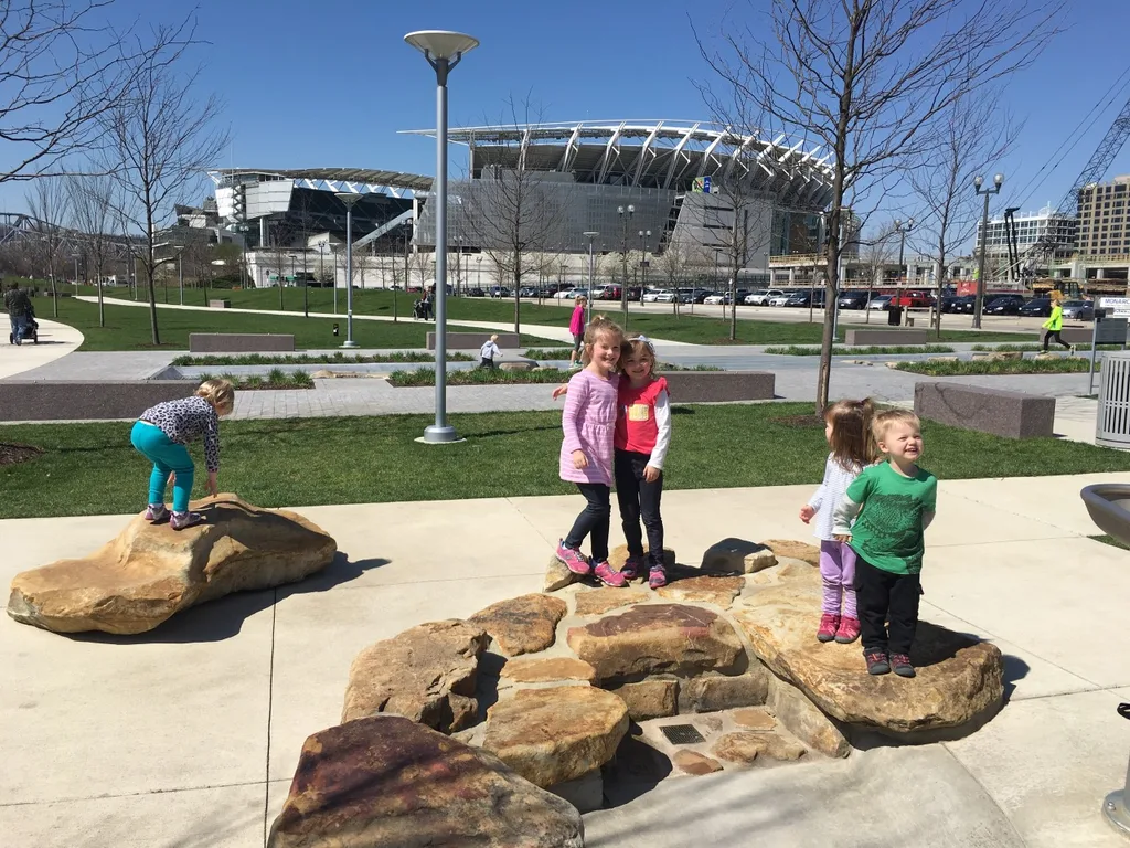 After storytime today, we had wonderful time with friends at Smale Riverfront park.