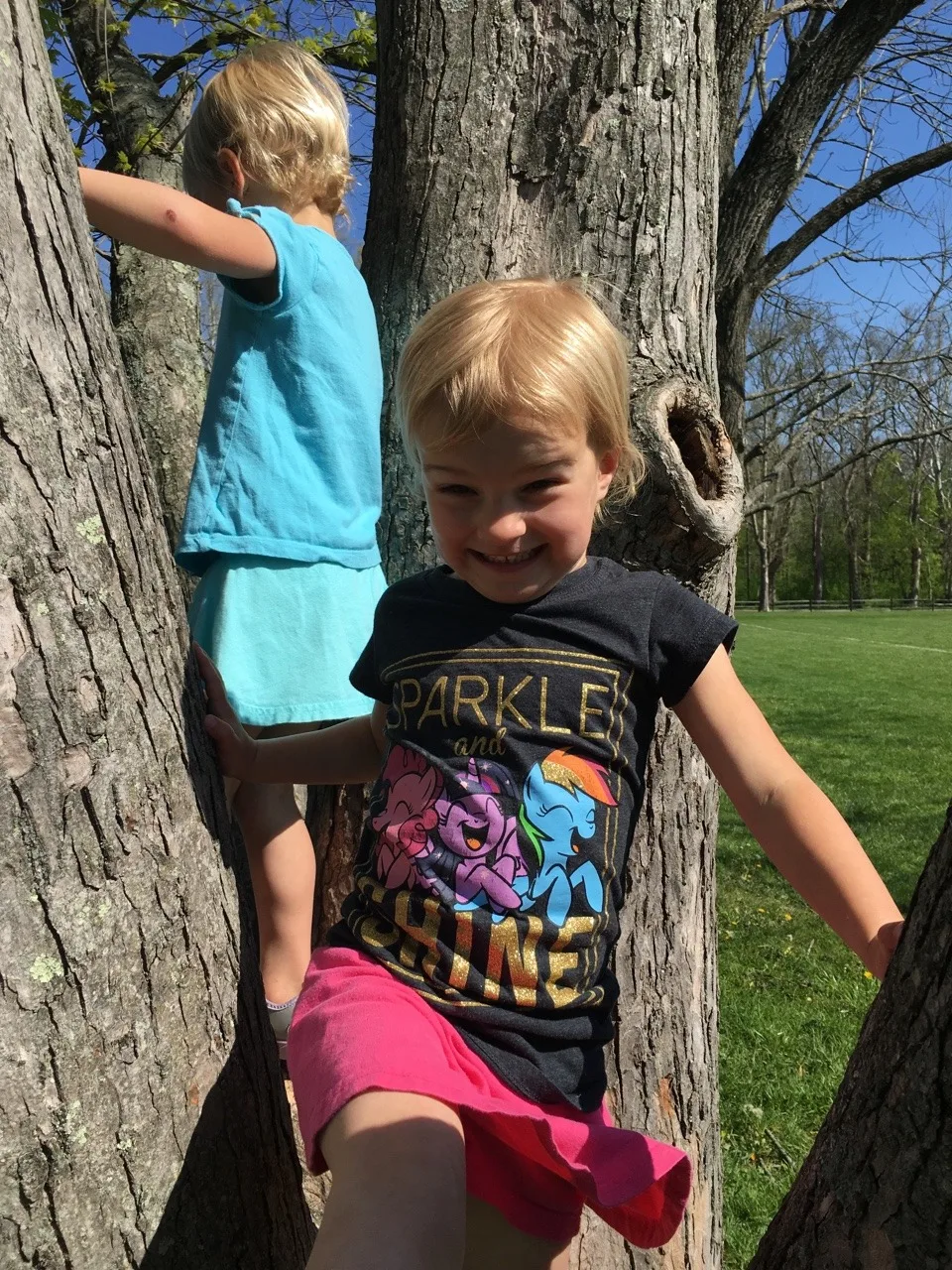 It was a double park day for us! We visited two lovely Indian Hill parks. Camp Livingston in the morning and (King) Stephan Field in the afternoon.