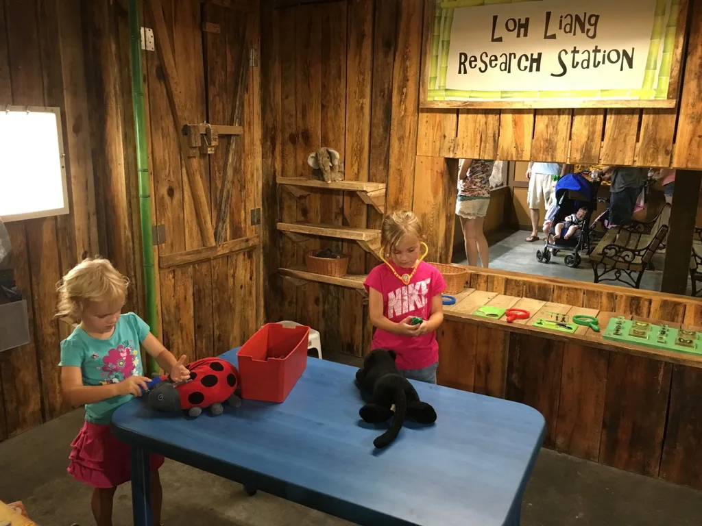 Vacation day 7: Instead of just driving straight home, we decided to use our reciprocal zoo benefits and visit the Knoxville Zoo.