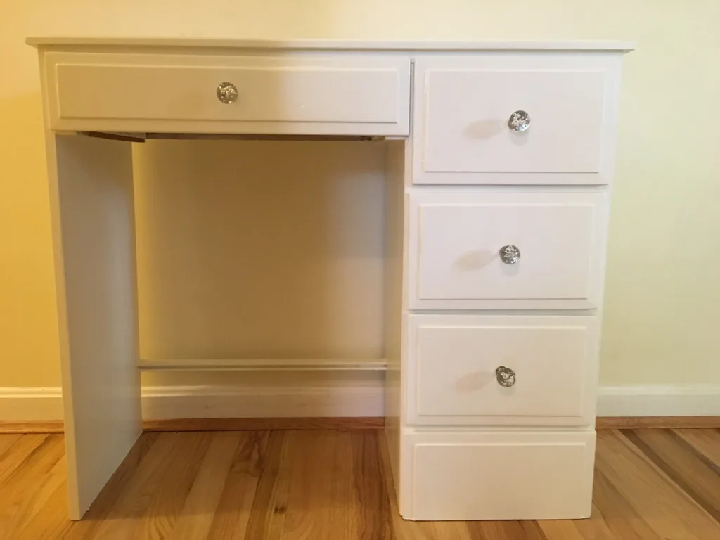 We finished Abby’s desk. We think it looks pretty good!