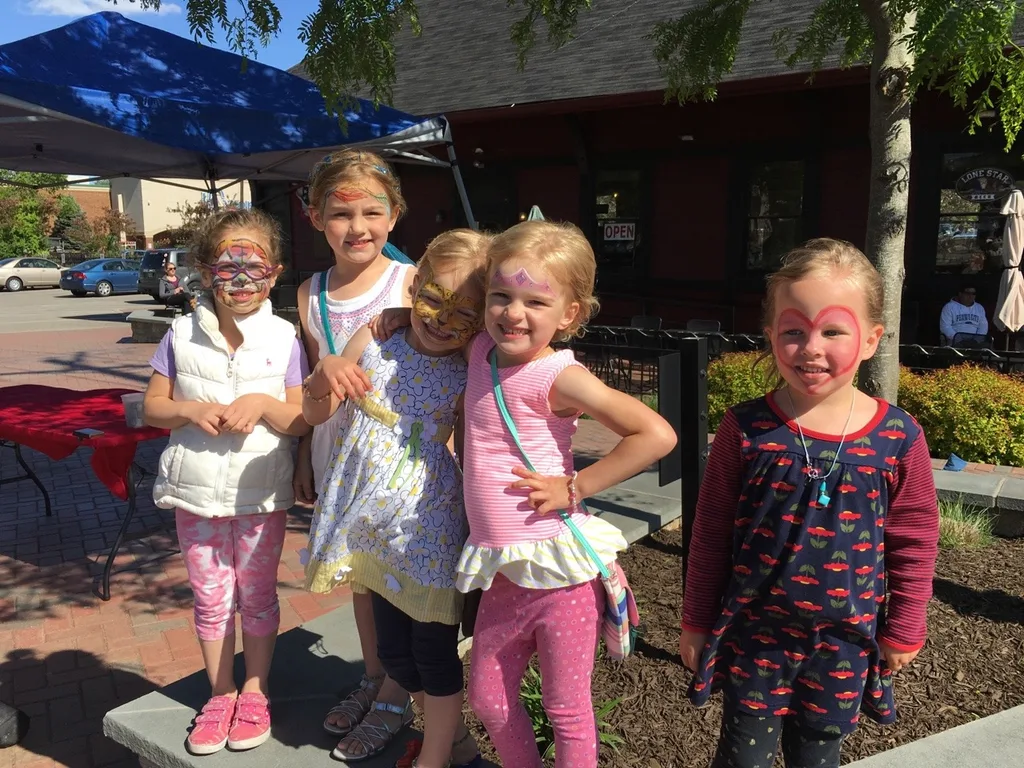 Life is really good when you not only run into your best friends at the Madeira Art Fair, but you also get your face painted.