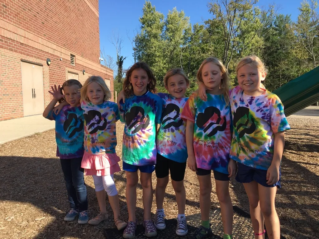 Home Scientist part 1 - making homemade ice cream, and experimenting with slime!