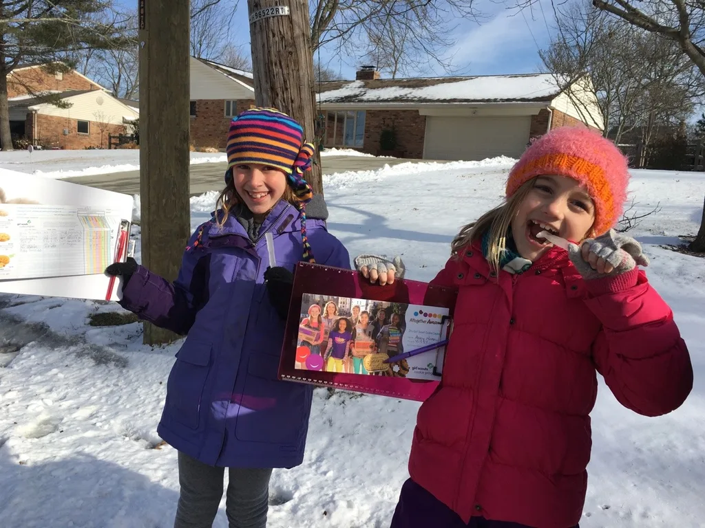 Ambitious cookie-selling, more happy fort-building, and enthusiastic movie-recommending - all part of a good Sunday.