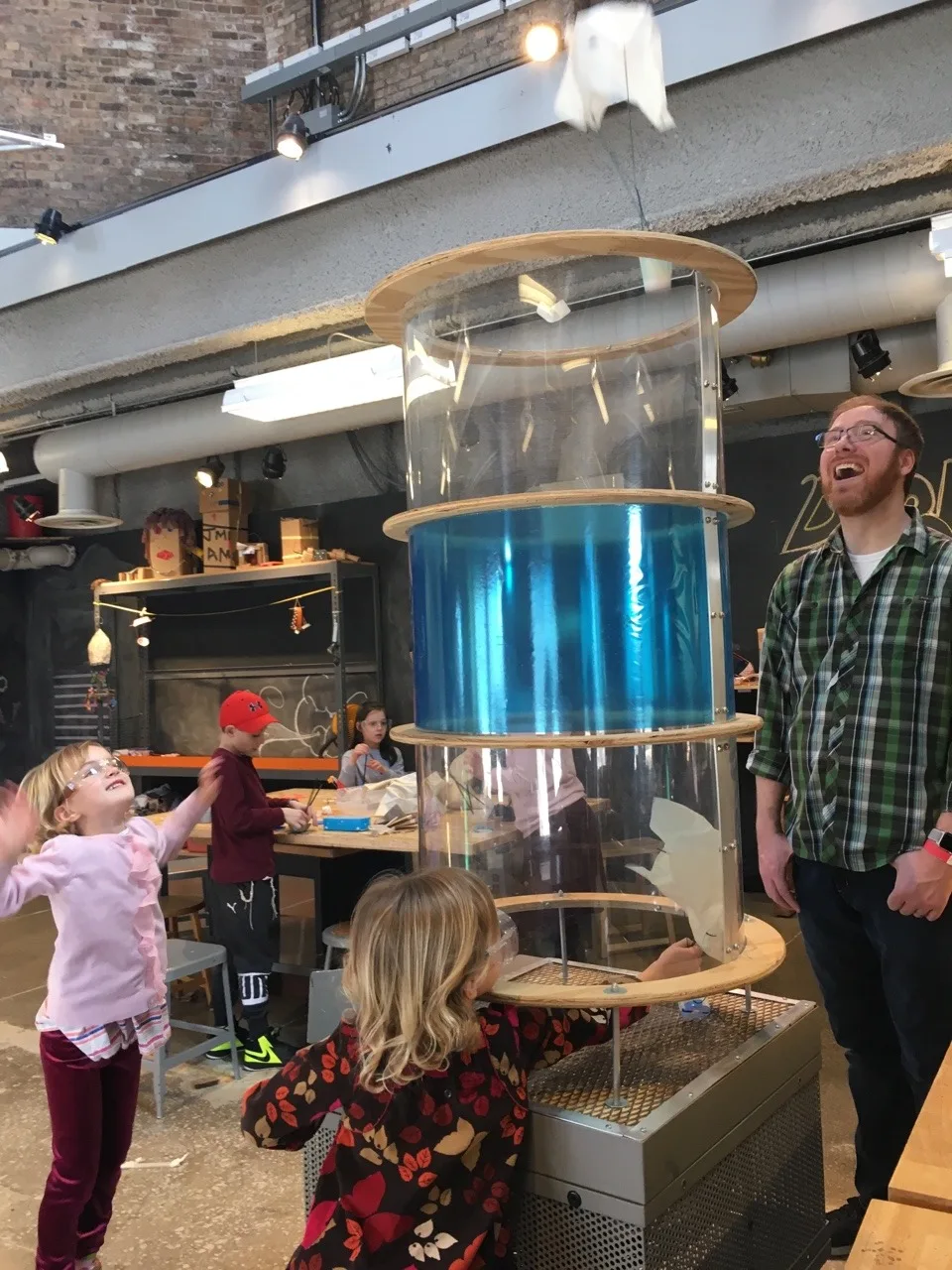 I think we now understand why Clara likes Chicago so much. Day 2 was loads of fun! We loved the highly interactive Chicago Children’s Museum!