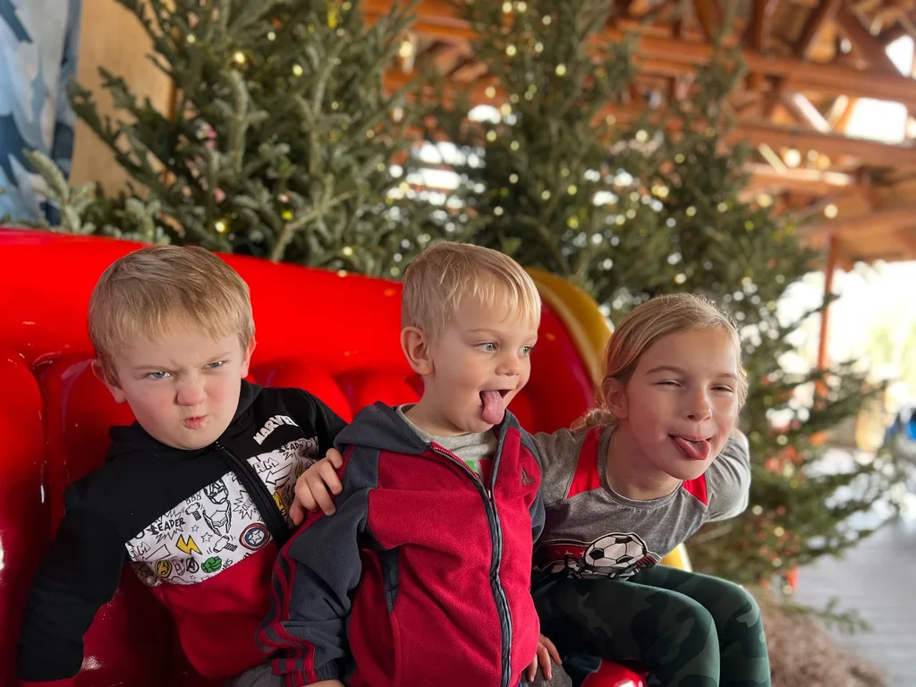 The high on December 27 in Cincinnati was 67! Perfect weather to visit the Zoo!