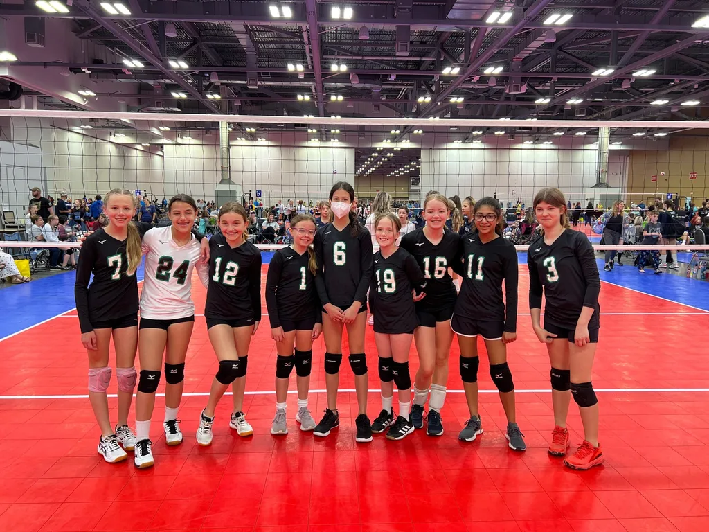 Club volleyball season wrapped up with the OVR tournament in Columbus. It was some of their best playing of the season: lost one, won two, and made it to the silver bracket. Hopefully, the girls stay in touch! It was definitely a great growth experience for Team Captain Abby!