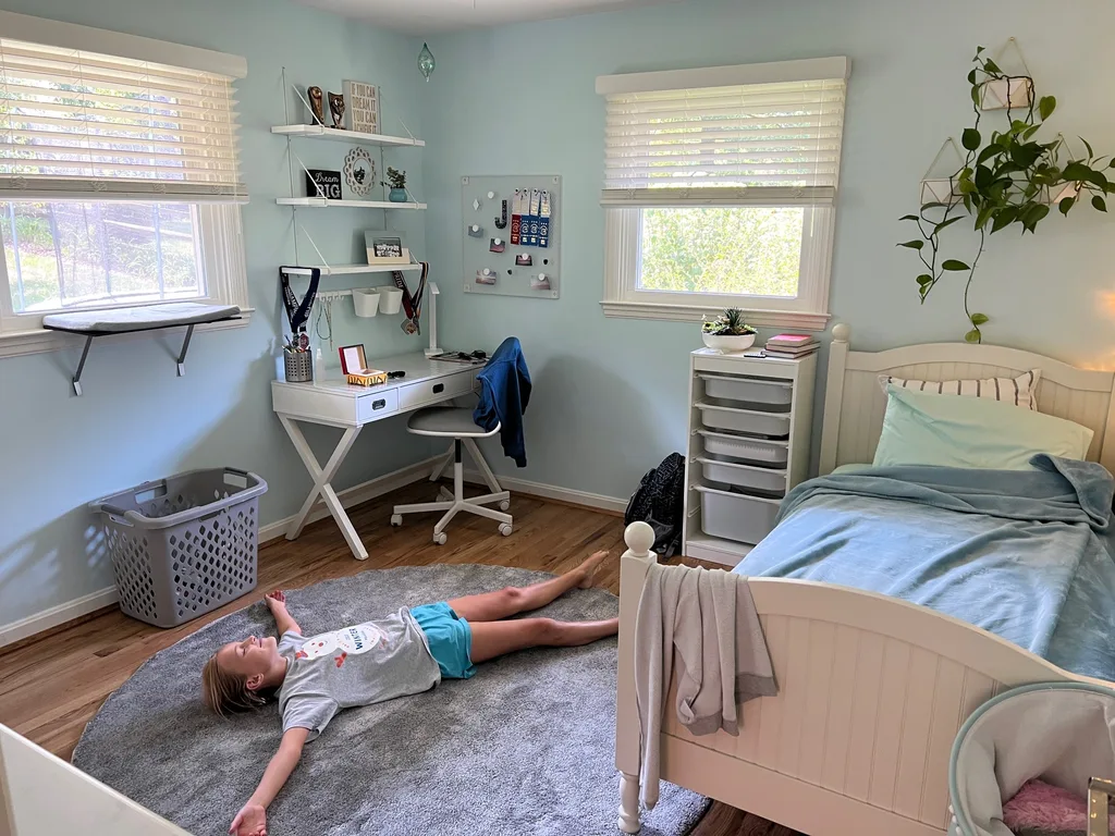 Wow! Before and after of Josie’s room.