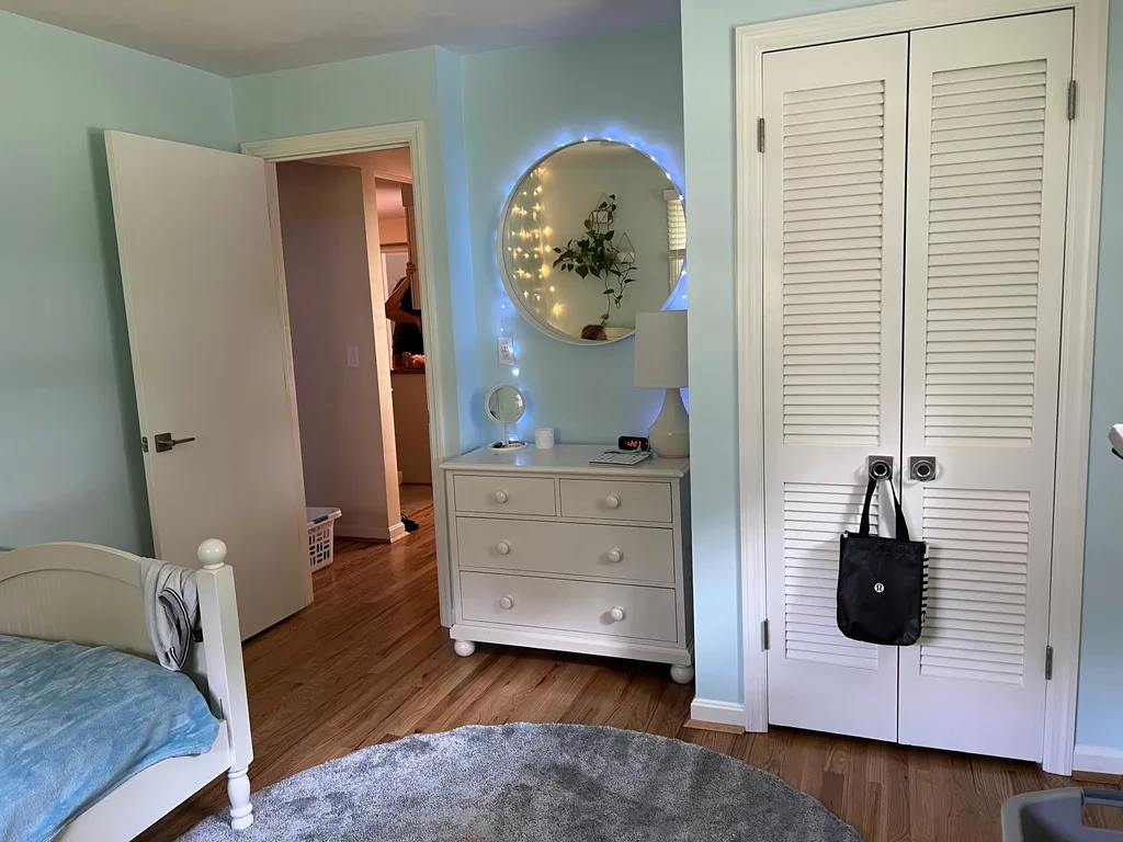 Wow! Before and after of Josie’s room.
