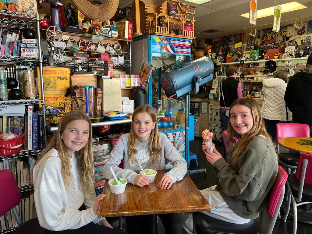 Second full day, and we crammed in the adventures! Started with the Sandia Peak Tram, then a hike at Elena Gallegos, followed by another hike along the Rio Grande, ice cream at an eclectic parlor, rock climbing, and then dinner at the infamous El Pinto! Whew!